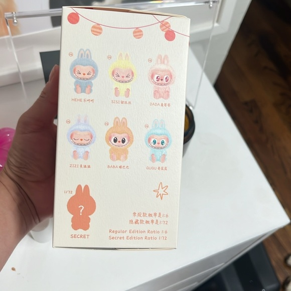 LABUBU THE MONSTERS - Have a Seat Vinyl Plush Blind Box - Picture 2 of 4